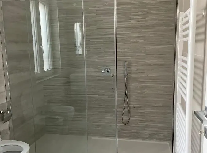 Oda ve Kahvaltı Eden Scafati